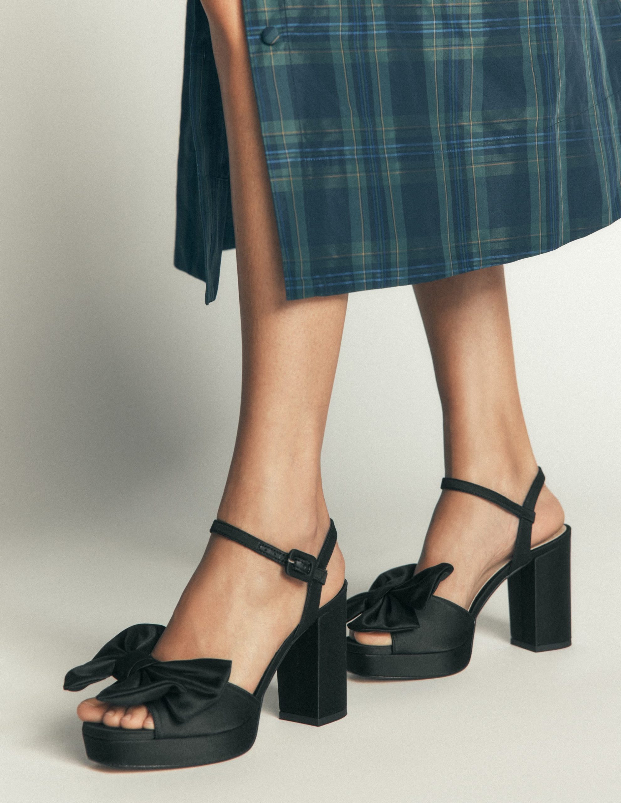 Bow Detail Platforms-Scarab Green
