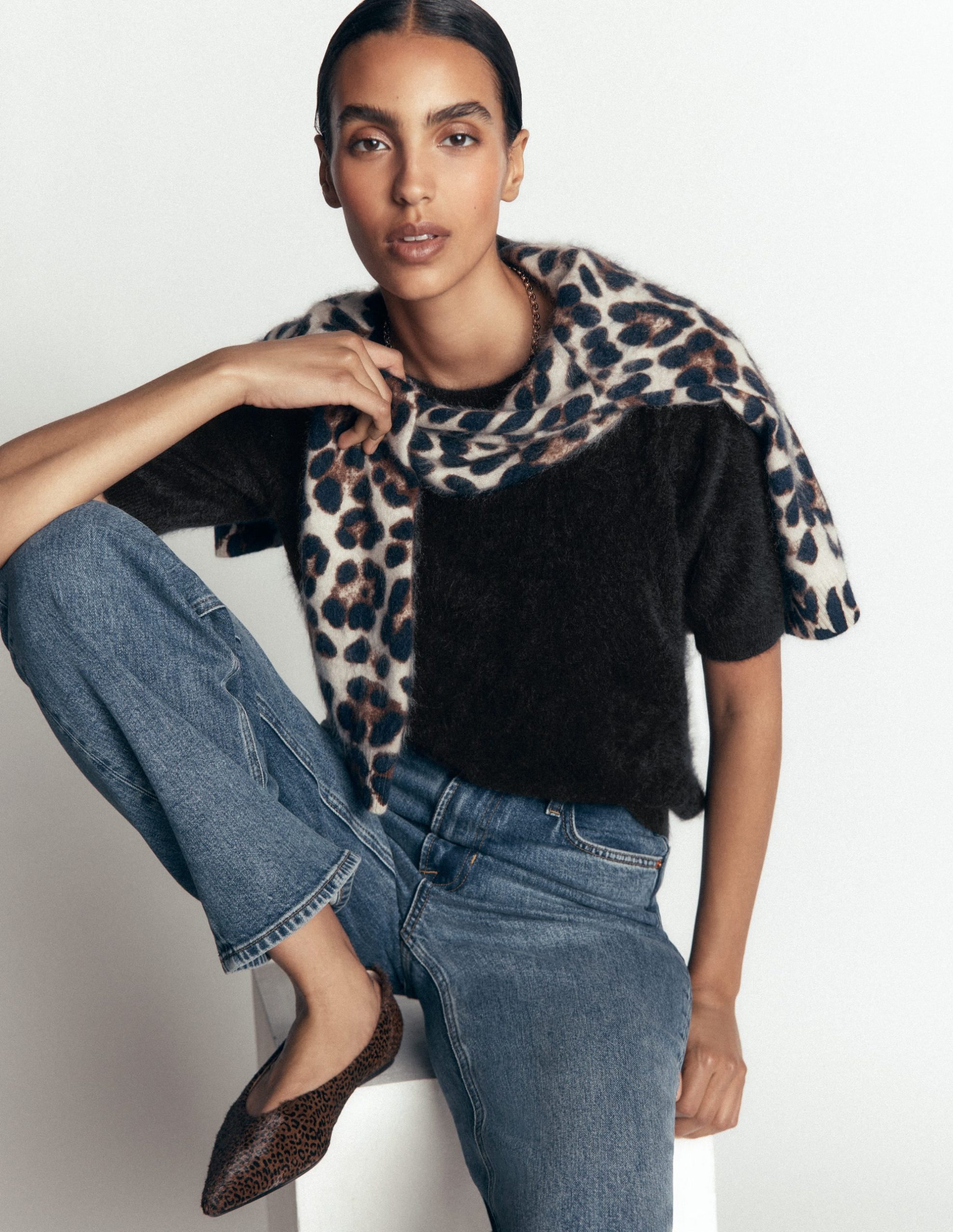 Kat Brushed Cashmere T-shirt-Black
