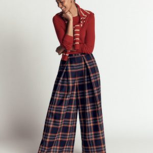 Wool Blend Pleated Culottes-Navy. Camel Check