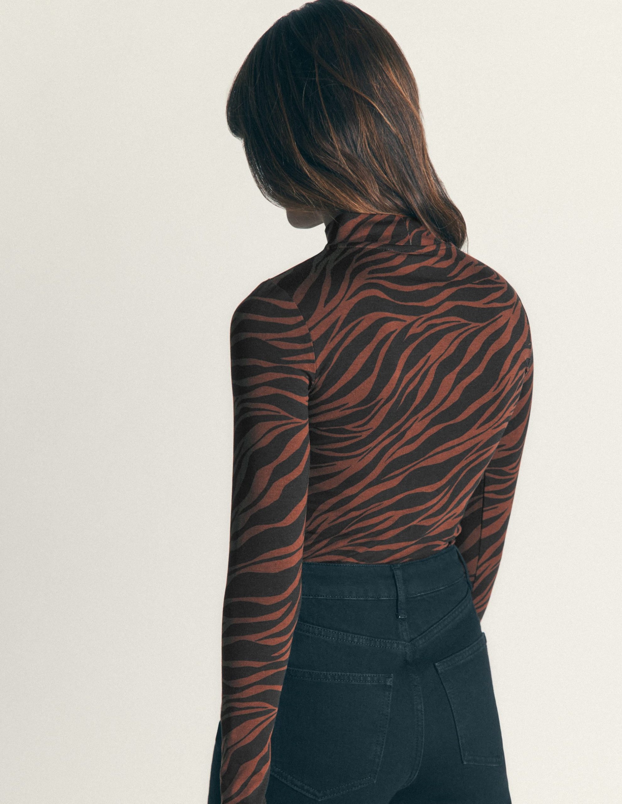 High Neck Jersey Top-Potting Soil. Zebra Swirl - Image 3